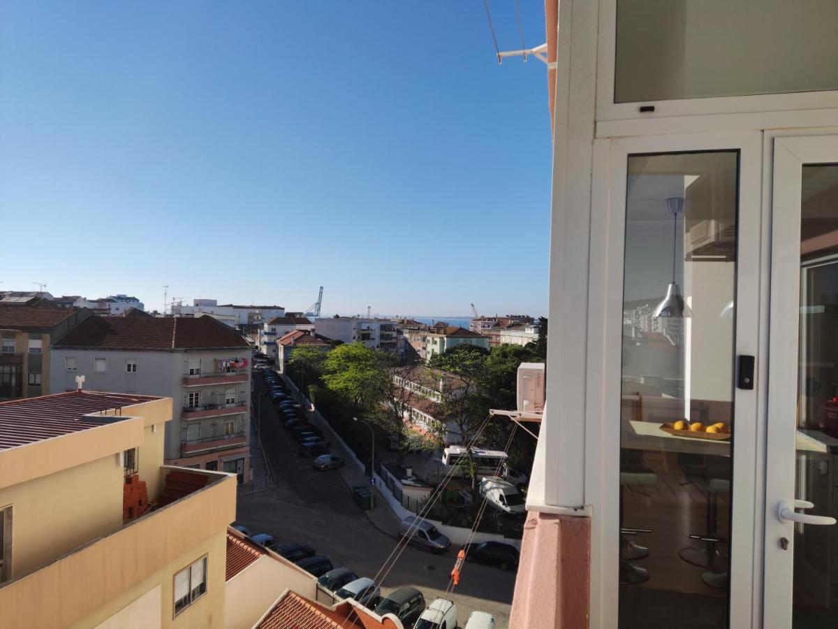M&H Loft - Apartamento T2 Em Setúbal Buitenkant foto